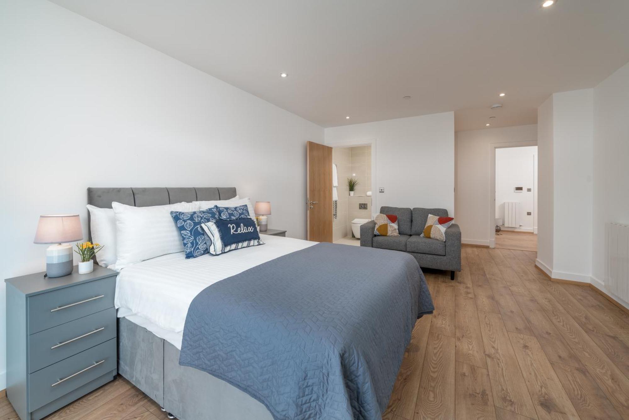 Skyvillion - London River Thames Top Floor Apartments By Woolwich Ferry, Mins To London Excel, O2 Arena , London City Airport With Parking 외부 사진