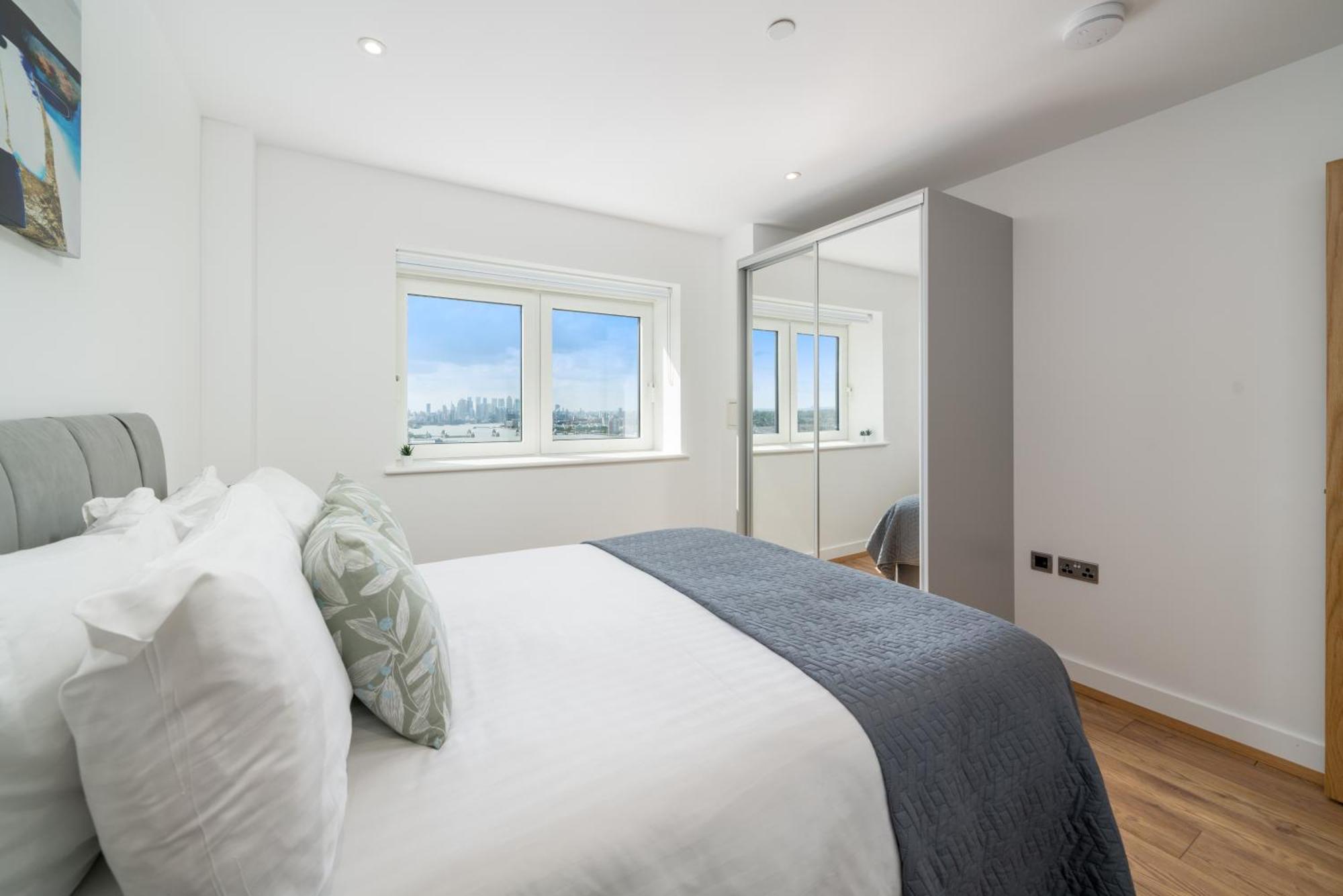 Skyvillion - London River Thames Top Floor Apartments By Woolwich Ferry, Mins To London Excel, O2 Arena , London City Airport With Parking 외부 사진