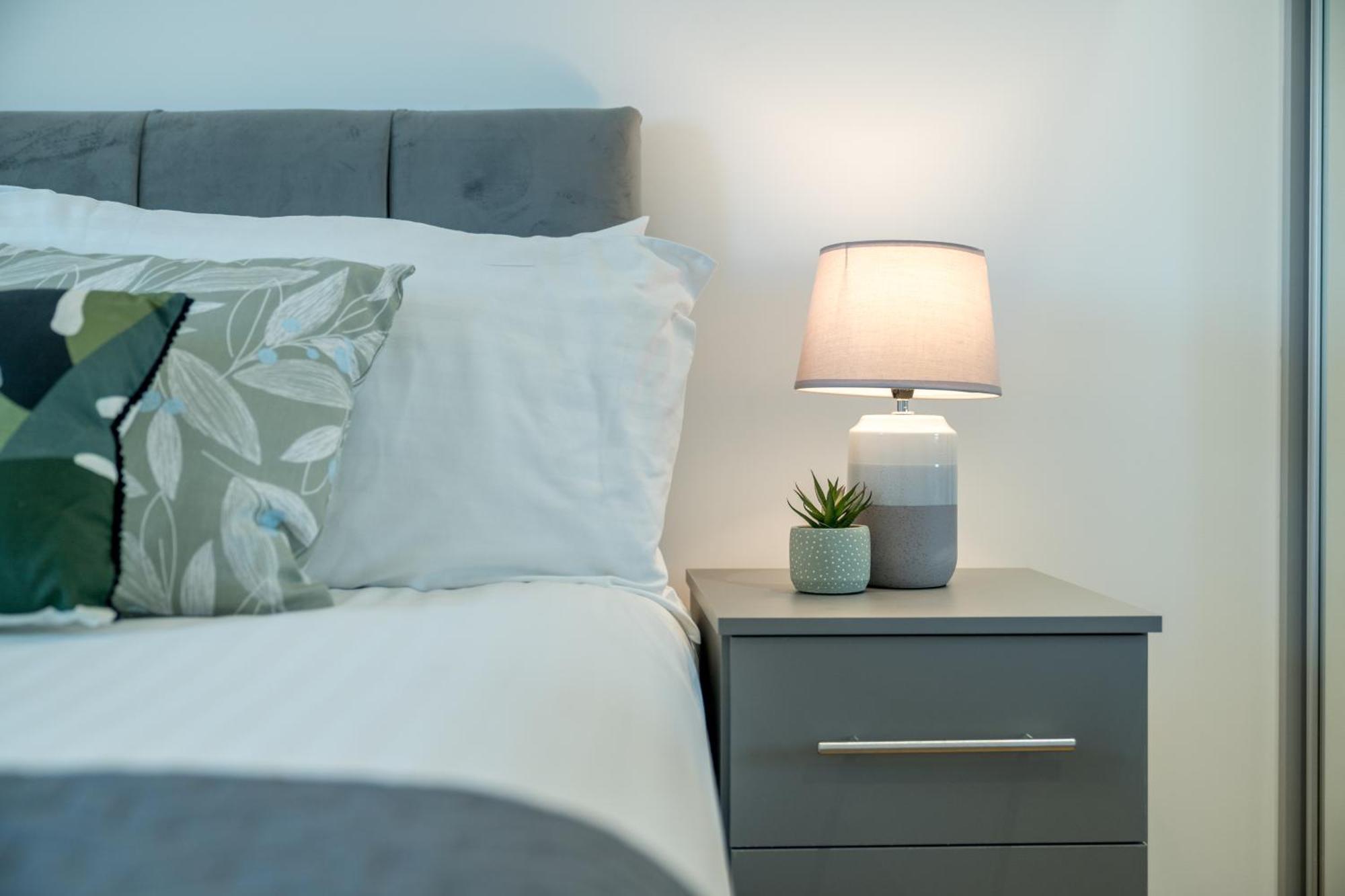 Skyvillion - London River Thames Top Floor Apartments By Woolwich Ferry, Mins To London Excel, O2 Arena , London City Airport With Parking 외부 사진