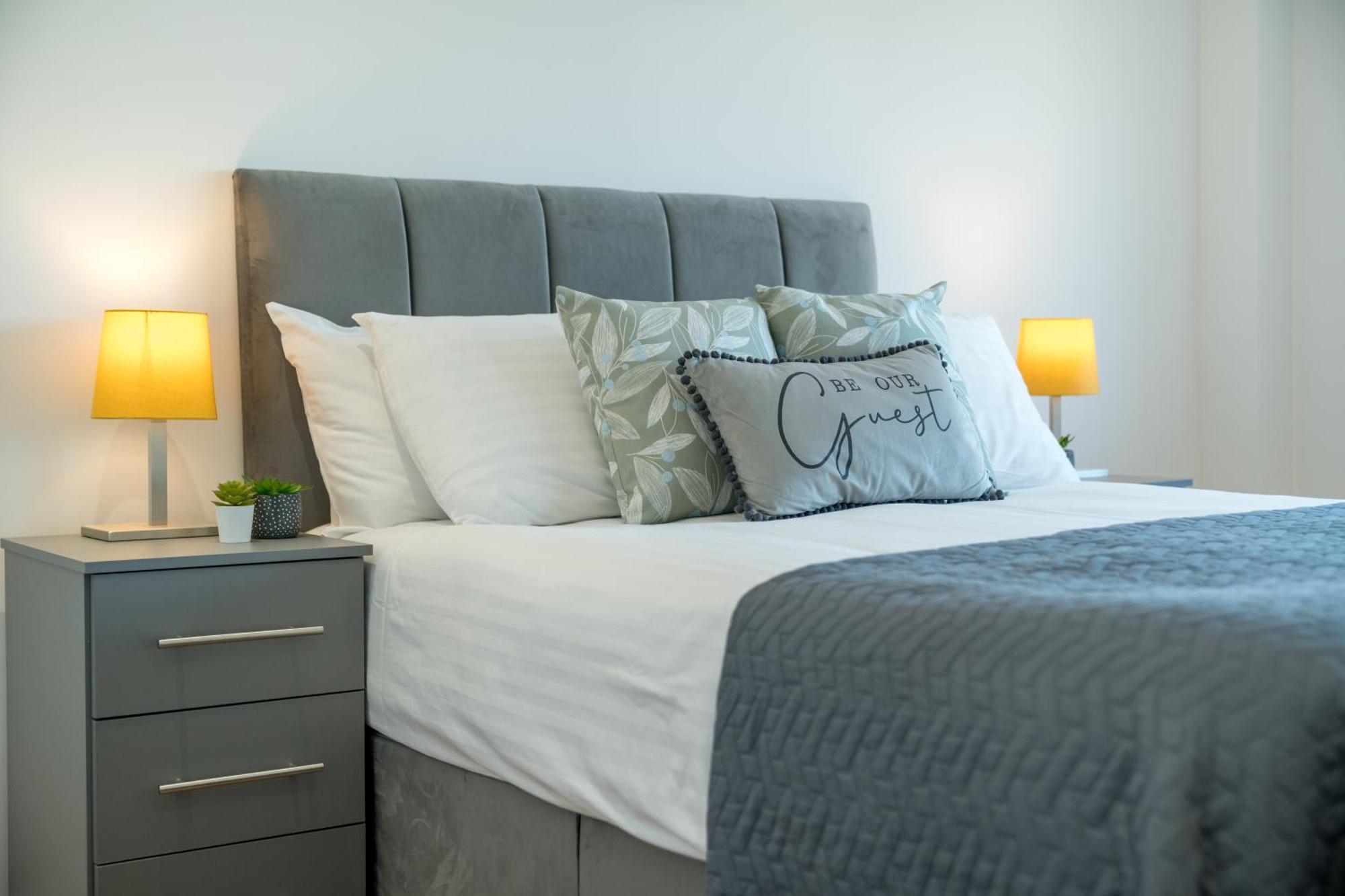 Skyvillion - London River Thames Top Floor Apartments By Woolwich Ferry, Mins To London Excel, O2 Arena , London City Airport With Parking 외부 사진