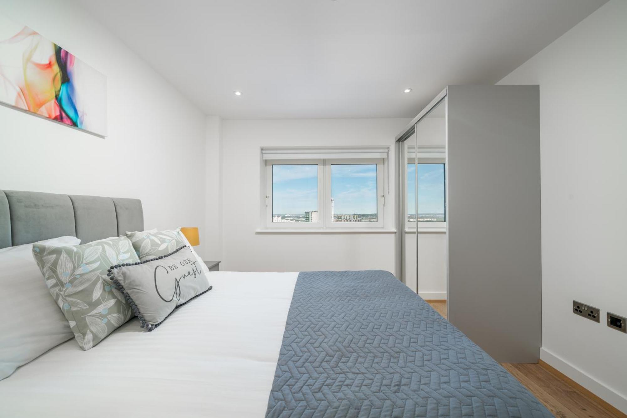Skyvillion - London River Thames Top Floor Apartments By Woolwich Ferry, Mins To London Excel, O2 Arena , London City Airport With Parking 외부 사진